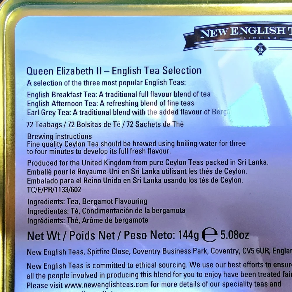 Queen Elizabeth II Platinum Jubilee Commemorative Tin with 72 English Teabags.